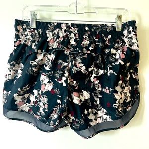 Athleta Mesh Racer Run Short